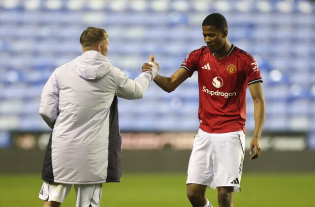 Como Chido Obi se saiu contra o Real Madrid Castilla e o impacto no futuro de seu time titular no Man Utd
