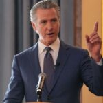 Como Gavin Newsom e os contribuintes da Califórnia subsidiaram a invasão de migrantes
