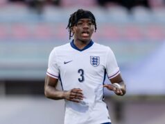 Como Godwill Kukonki se saiu pela Inglaterra Sub-18 quando JJ Gabriel foi desprezado na vitória por 2 a 0 Como Godwill Kukonki se saiu pela Inglaterra Sub-18 quando JJ Gabriel foi desprezado na vitória por 2 a 0