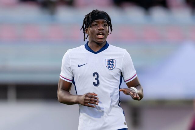 Como Godwill Kukonki se saiu pela Inglaterra Sub-18 quando JJ Gabriel foi desprezado na vitória por 2 a 0
