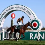 O vencedor do ano passado, Nick Rockett, montado por Patrick Mullins. No entanto, os livros dos recordes mostram que ter uma vibração em um cavalo com nome humano talvez não seja a aposta mais segura