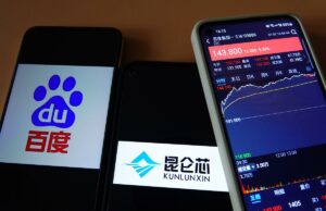 Como a Califórnia pode combater a China na IA – e conseguir uma grande vitória nos EUA Um smartphone exibindo o preço das ações do Baidu Hong Kong e dois outros smartphones exibindo os logotipos Baidu e Kunlunxin.
