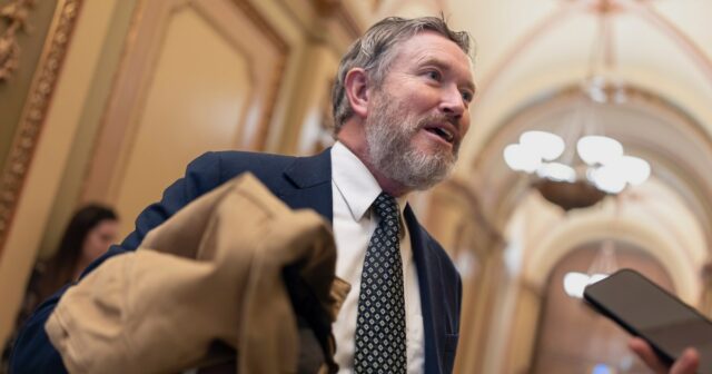 Como as primárias de Massie no Kentucky podem testar o domínio de Trump sobre o Partido Republicano
