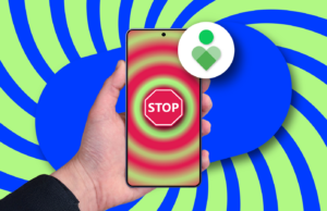 Como parei de ‘AI doomscrolling’ usando os recursos de bem-estar digital que o Google esqueceu de incluir Dois smartphones Google Pixel colocados em uma superfície vermelha estilizada, um voltado para frente mostrando uma tela inicial minimalista e o outro mostrando a câmera traseira