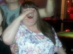 Como perdi uma pedra DEPOIS de parar de golpes de gordura: pensei que era impossível para alguém como eu usar tamanho 8. Mas esta é a dieta exata, o tamanho da porção e os exercícios que apararam, tonificaram e transformaram minha figura Joanna Parrott antes de sua transformação de peso, na qual ela disse que sua antiga dieta dependia de alimentos “tipicamente britânicos”