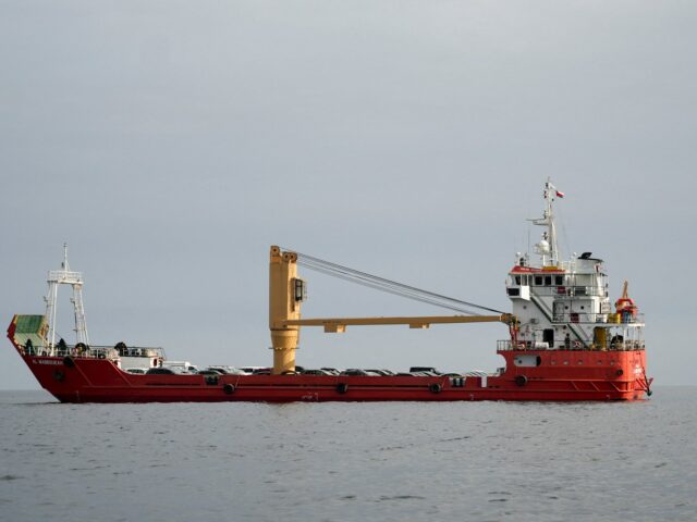 Companhias de navegação pedem esclarecimentos antes de cruzar Ormuz
