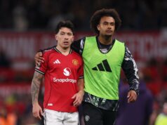 ‘Conduta não violenta’… O ex-árbitro diz que Lisandro Martinez não deveria ter sido expulso por puxar o cabelo 'Conduta não violenta'… O ex-árbitro diz que Lisandro Martinez não deveria ter sido expulso por puxar o cabelo