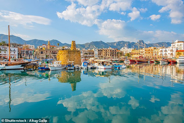 Conforme o cessar-fogo acordado, os britânicos estão migrando novamente para Apesar de terem sido envolvidos no conflito em curso, de uma forma ou de outra, a Turquia e Chipre registaram um enorme aumento nas reservas de turistas britânicos.