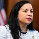 Congressista de Lefty NJ estreia projeto de lei de salário mínimo federal de US $ 25 uma semana depois de vencer a eleição especial