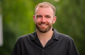 Connor do Love on the Spectrum não retornará para a 5ª temporada após Georgie Split Connor-e-Georgie-Love_on_the_Spectrum_U.S._n_S4_E5_00_17_55_02_R