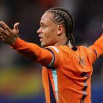 Copa do Mundo FIFA 2026 - O meio-campista holandês Xavi Simons foi excluído do torneio devido a uma lesão no ligamento cruzado anterior