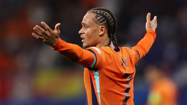 Copa do Mundo FIFA 2026 - O meio-campista holandês Xavi Simons foi excluído do torneio devido a uma lesão no ligamento cruzado anterior
