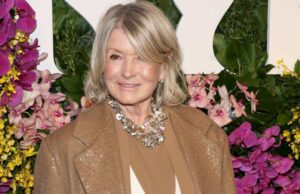 Copie o estilo chique de cunhas de primavera de Martha Stewart com um par abaixo de US $ 60 AUSTIN, TEXAS - 17 DE MARÇO: Patricia Arquette comparece