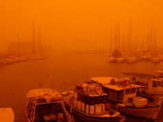 Creta fica laranja à medida que a poeira do Saara chega Creta fica laranja à medida que a poeira do Saara chega