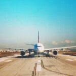 Crise energética na Europa: aeroportos italianos começam a racionar combustível de aviação