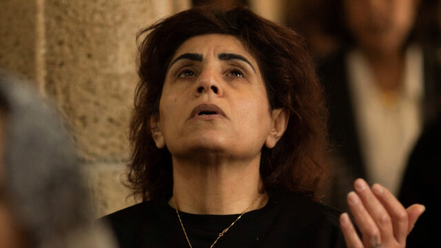 Cristãos no Líbano observam a Sexta-Feira Santa sob ataques israelenses Cristãos no Líbano observam a Sexta-Feira Santa sob ataques israelenses