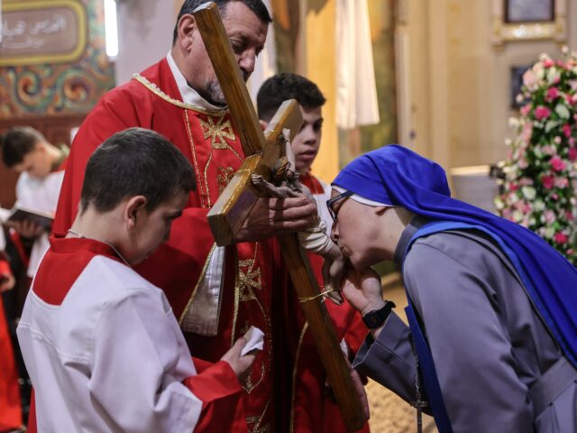 Cristãos palestinos em Gaza marcam Sexta-Feira Santa Cristãos palestinos em Gaza marcam Sexta-Feira Santa