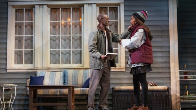 Crítica 'Proof' da Broadway: Ayo Edebiri e Don Cheadle lideram um renascimento emocionante, mas de ritmo estranho

