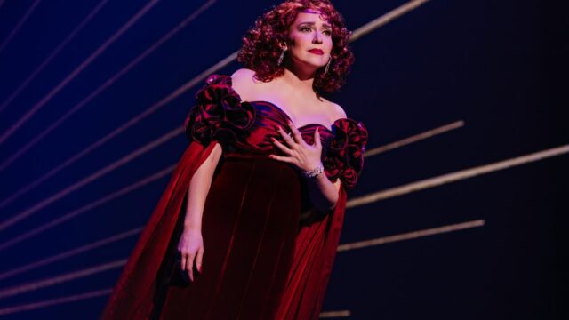 Crítica da Broadway de 'Beaches': remake musical sem alma e sem inspiração do filme amado chega à costa
