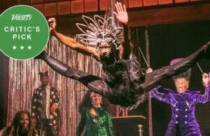 Crítica da Broadway de ‘Cats: The Jellicle Ball’: musical de Andrew Lloyd Webber ganha atualização fresca e feroz como uma ode à cultura de salão queer Crítica da Broadway de 'Cats: The Jellicle Ball': musical de Andrew Lloyd Webber ganha atualização fresca e feroz como uma ode à cultura de salão queer