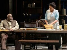 Crítica da Broadway de ‘Joe Turner’s Come and Gone’: a direção de Debbie Allen injeta fogo real na obra-prima de August Wilson Ricardo Chavira, Carl Clemons-Hopkins, Richard Thomas, Anika Noni Rose, Jeena Yi, Marylouise Burke e Kayli Carter no MTC's
