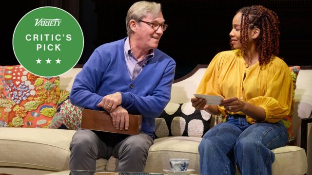 Crítica da Broadway de 'The Balusters': Anika Noni Rose e Richard Thomas estrelam um olhar brilhante e brutalmente engraçado sobre uma associação de bairro disfuncional
