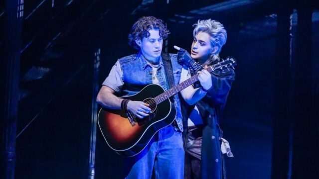 Crítica da Broadway de 'The Lost Boys': ou por que Frank-N-Furter dá a última risada
