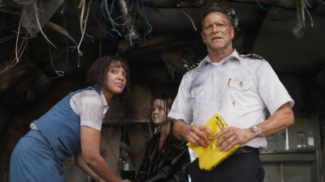 Crítica de 'Deep Water': Renny Harlin sabe como fazer um filme de tubarão fodido
