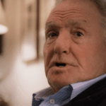 Crítica de 'Lorne': Justamente quando você pensava que tinha terminado de olhar para 'SNL', Lorne Michaels Doc, brincalhão e brincalhão de Morgan Neville, completa o quadro