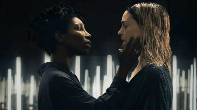 Crítica de 'Mother Mary': Anne Hathaway e Michaela Coel são Anne HatahwayTaylor Swift