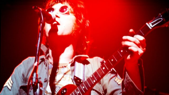 Crítica de 'Poder para o povo: John e Yoko ao vivo em Nova York': filme de concerto escaldante dos shows de rock de John Lennon em 1972 no Madison Square Garden
