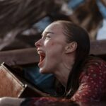 Crítica de 'Thrash': É Netflix e Chomp, como Phoebe Dynevor estrela em um thriller de tubarão familiar, mas terrivelmente competente