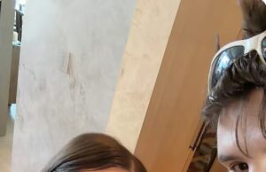 Cruz Beckham, 21, rebate comentários sobre seu romance de diferença de idade com Jackie Apostel, 30, com uma piada sobre o famoso regime alimentar rígido de sua mãe Cruz Beckham respondeu ao comentário sarcástico de um troll sobre sua diferença de idade com a namorada Jackie Apostel, fazendo uma piada sobre a famosa dieta limitada de sua mãe