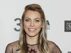Crystal Hefner compartilha fotos do casamento dela e de James Ward Crystal Hefner e James Ward comemoram 1 ano juntos com uma viagem de um mês à África