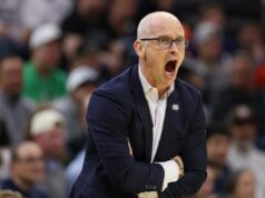Dan Hurley pode deixar a UConn após o torneio da NCAA UConn Huskies head coach Dan Hurley reacts during the first half in the second round of the 2026 NCAA Men's Basketball Tournament at Xfinity Mobile Arena on March 22, 2026 in Philadelphia, Pennsylvania.