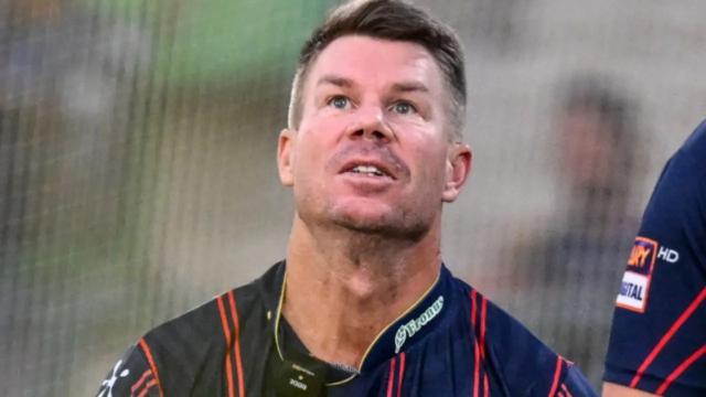 David Warner acusado de dirigir alcoolizado na Austrália David Warner acusado de dirigir alcoolizado na Austrália