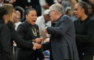 Dawn Staley ameaça ‘bater na bunda de Geno’ após confronto acirrado da Final Four com o técnico da UConn Dawn Staley ameaça ‘bater na bunda de Geno’ após confronto acirrado da Final Four com o técnico da UConn