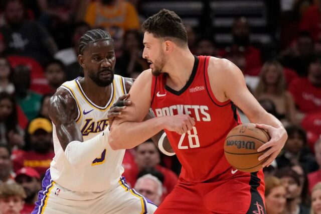 Deandre Ayton foi expulso no jogo 4 quando o Lakers desabou contra o Rockets
