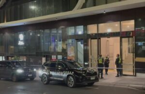 Delegacia de Homicídios investiga morte de homem em apartamento em prédio da cidade Delegacia de Homicídios investiga morte de homem em apartamento em prédio da cidade