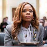 Democrata da Flórida renuncia minutos antes de investigação ética de US$ 5 milhões