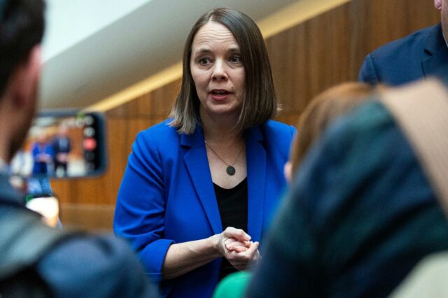 Democratas se gabam de violar a Constituição para “salvar” a democracia
