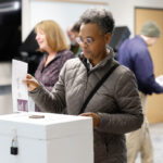 Democratas vencem em reduto republicano