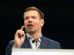 Deputado Swalwell suspende campanha governamental após ser acusado de agressão sexual Deputado Swalwell suspende campanha governamental após ser acusado de agressão sexual