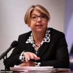 Aviso: Sarah Breeden, vice-governadora do Banco da Inglaterra, espera que os mercados de ações globais caiam