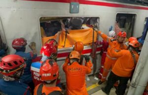 Deretan Fakta Kecelakaan KA Argo Bromo Anggrek Tabrak KRL de Stasiun Bekasi Timur, Ternyata Ini Penyebabnya! Deretan Fakta Kecelakaan KA Argo Bromo Anggrek Tabrak KRL de Stasiun Bekasi Timur, Ternyata Ini Penyebabnya!