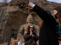 Desde cavar carvão até vender macarrão? Trabalhadores mineiros da China enfrentam mudanças Yahoo news home