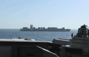 ‘Desocupar sua casa de máquinas’: apreensão de navio iraniano pelos EUA corre o risco de encerrar negociações de paz O presidente dos EUA, Donald Trump, elogiou a aplicação robusta do bloqueio pela Marinha dos EUA aos navios ligados ao Irã no Estreito de Ormuz.