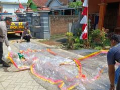 Detik-detik Balon Udara Berpetasan Meledak hingga Rusak Rumah Warga di Tulungagung Detik-detik Balon Udara Berpetasan Meledak hingga Rusak Rumah Warga di Tulungagung
