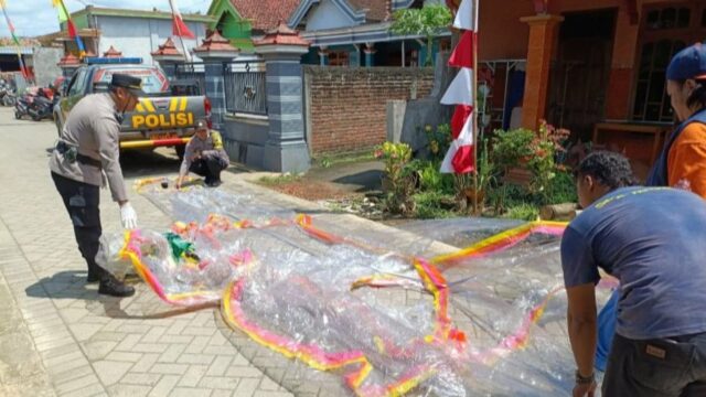Detik-detik Balon Udara Berpetasan Meledak hingga Rusak Rumah Warga di Detik-detik Balon Udara Berpetasan Meledak hingga Rusak Rumah Warga di Tulungagung