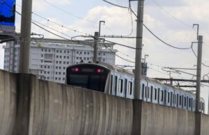 Detik-detik Petugas Damkar Selamatkan 10 Orang Terjebak Lift MRT Lebak Bulus karena Listrik Mati Detik-detik Petugas Damkar Selamatkan 10 Orang Terjebak Lift MRT Lebak Bulus karena Listrik Mati